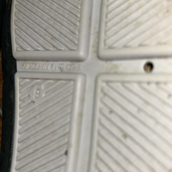 Tucket “ Giller” boat shoes size 9. Worn once. - Picture 8 of 8